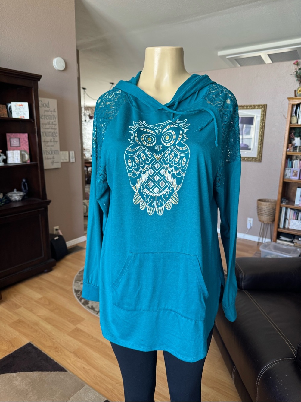 Boutique greenish/blue owl hoodie tunic w/lace shoulders-size L